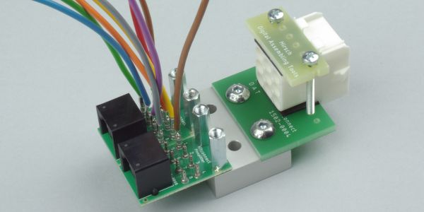 Pin splitter - mini connection module on the assembly board