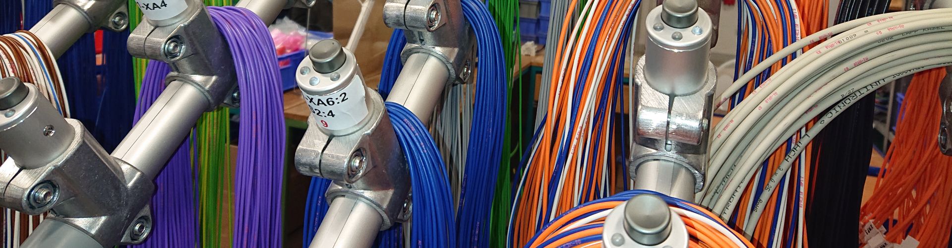 Strand Vario Trolley for wire harness production